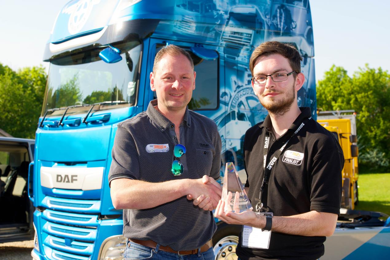 Scott Lewis DAF UK Driver Champion 2018 receives his award